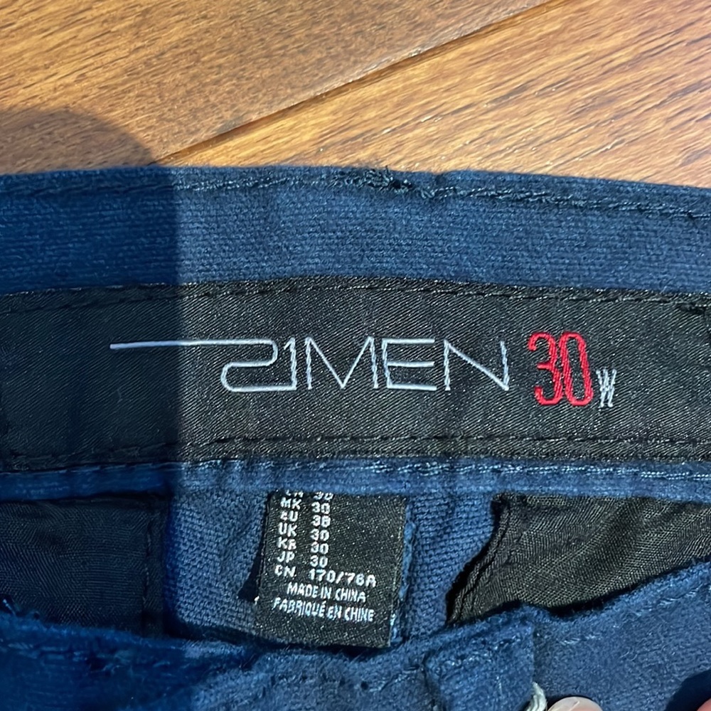 21 Men Khakis - Picture 2 of 4